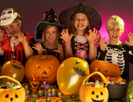 Kinderfeestje in de boomgaard